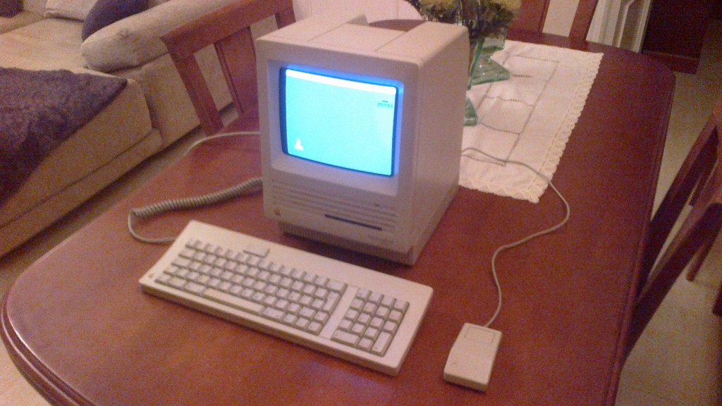 Macintosh SE FDHD Vintage